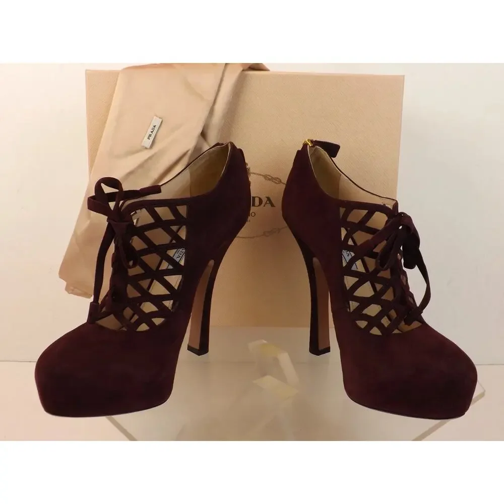 NIB PRADA 1IP156 BURGUNDY SUEDE CAGE CORSET LACE UP BACK ZIP PLATFORM PUMPS 38.5